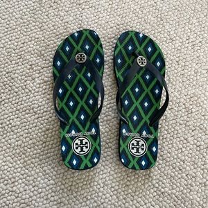 Tory Burch green and navy silver logo flip flops 8